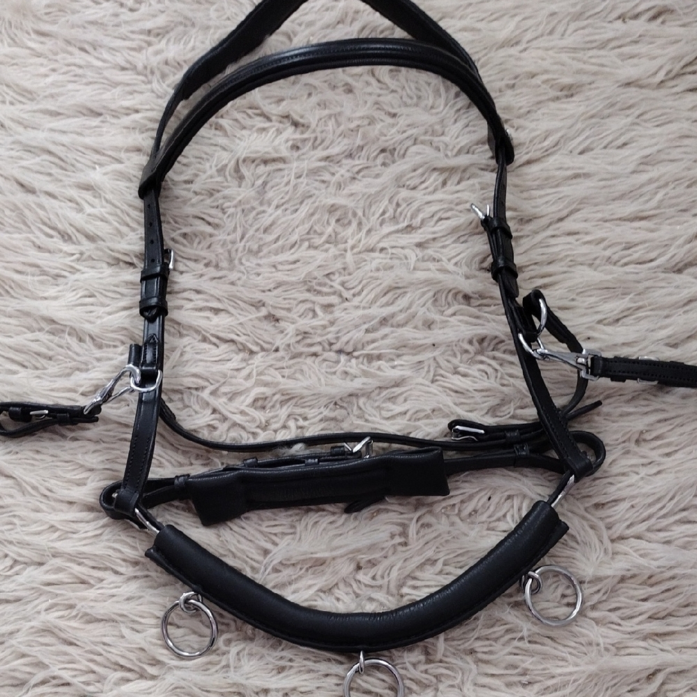 QHP Anatomical CAVESSON LEATHER BLACK Full